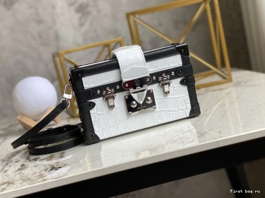 First bag ru LOUIS VUITTON PETITE MALLE 0810